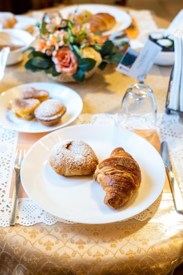 Real Borbone Bed & Breakfast Caserta Bagian luar foto
