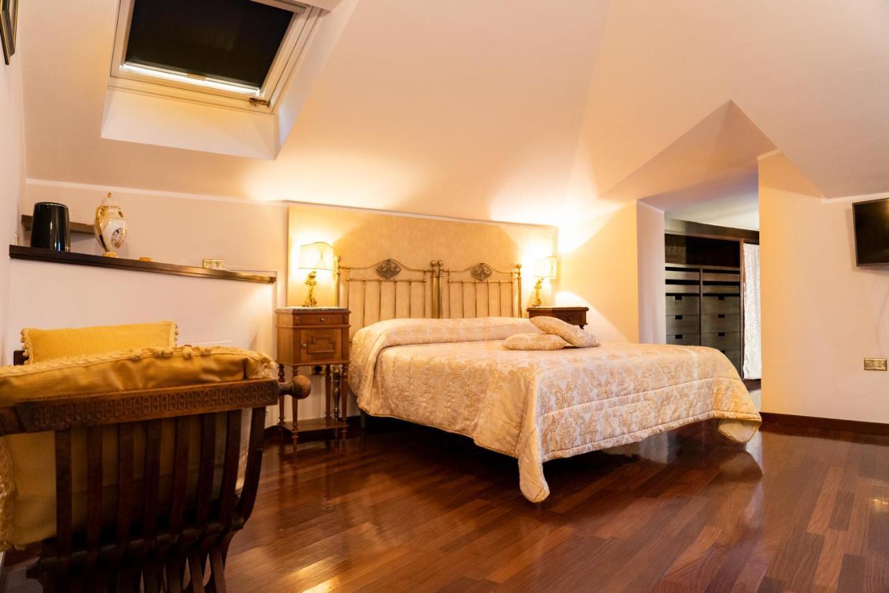 Real Borbone Bed & Breakfast Caserta Bagian luar foto