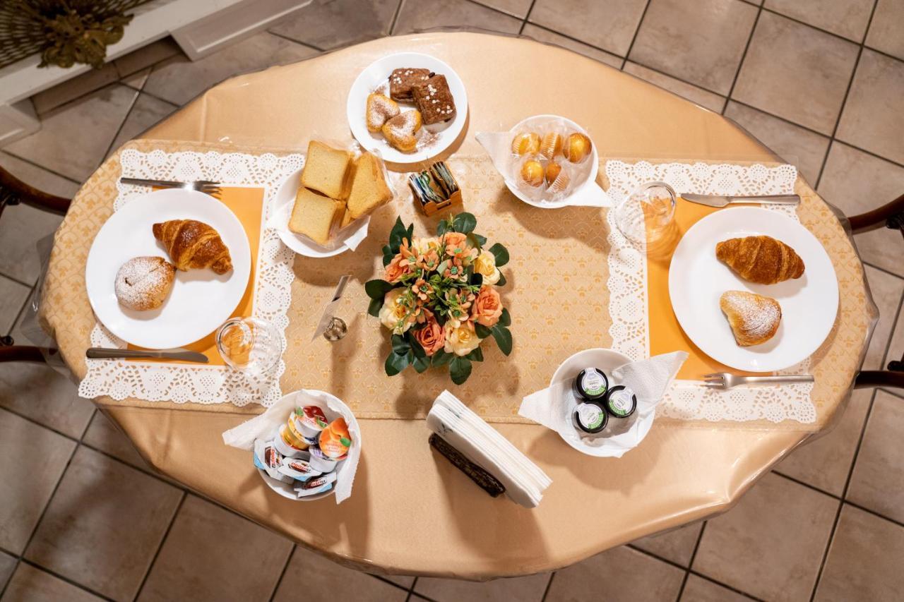 Real Borbone Bed & Breakfast Caserta Bagian luar foto