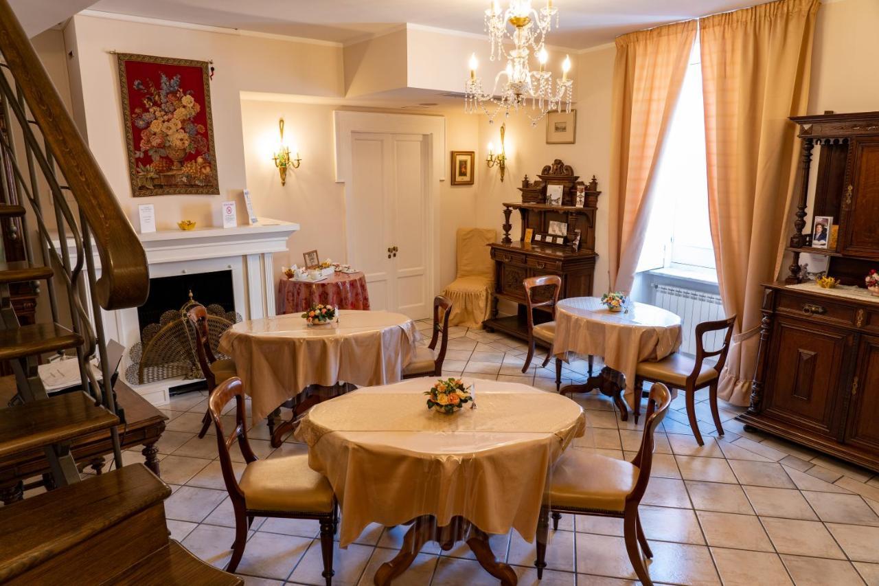 Real Borbone Bed & Breakfast Caserta Bagian luar foto