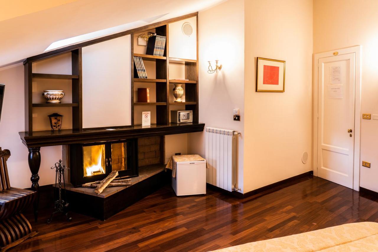 Real Borbone Bed & Breakfast Caserta Bagian luar foto