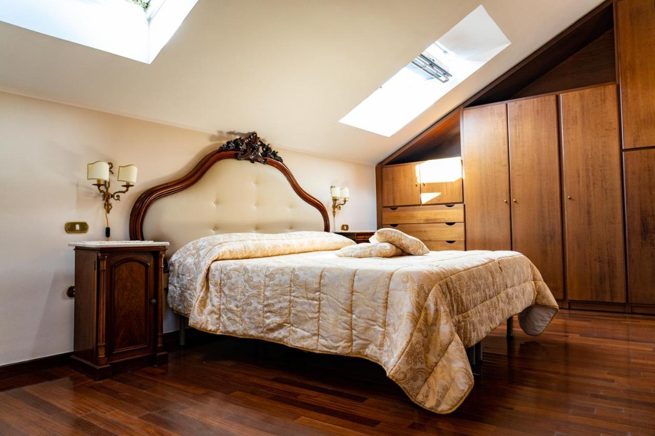 Real Borbone Bed & Breakfast Caserta Bagian luar foto