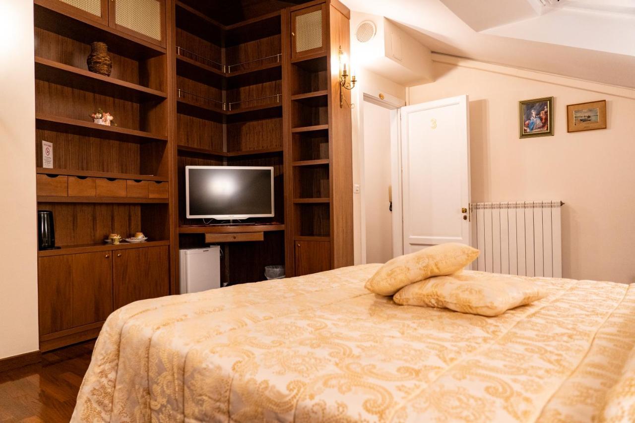 Real Borbone Bed & Breakfast Caserta Bagian luar foto
