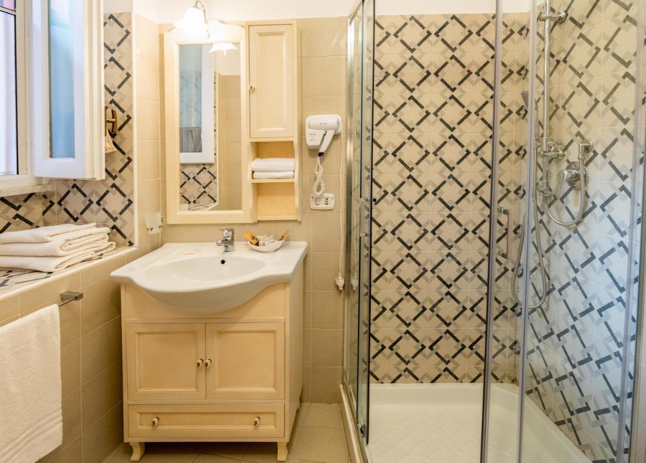 Real Borbone Bed & Breakfast Caserta Bagian luar foto