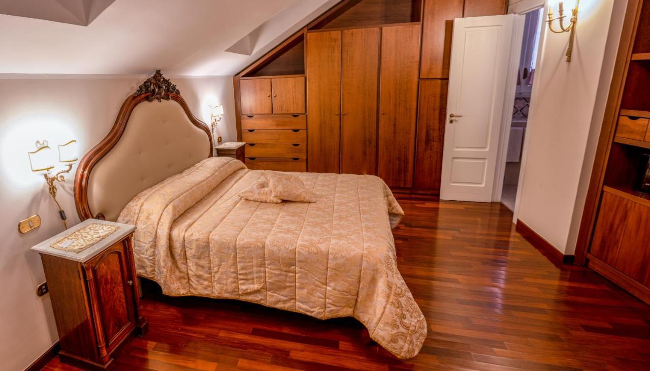 Real Borbone Bed & Breakfast Caserta Bagian luar foto