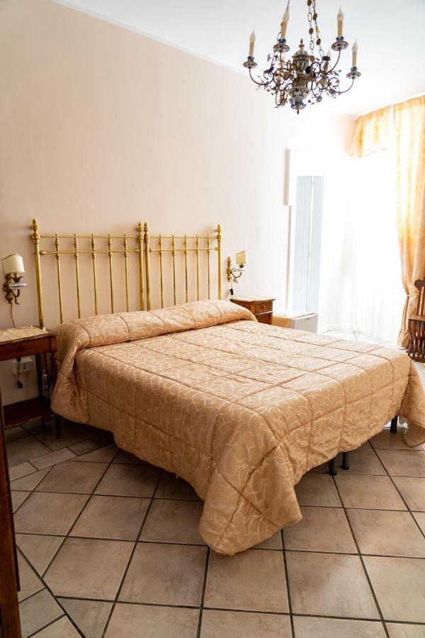 Real Borbone Bed & Breakfast Caserta Bagian luar foto